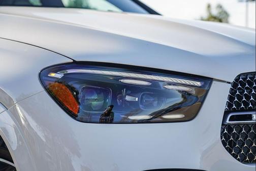 Polar White 2026 Mercedes-Benz GLE 450 4MATIC