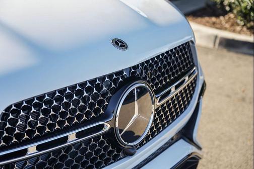 Polar White 2026 Mercedes-Benz GLE 450 4MATIC