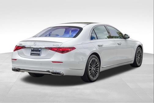 Moonlight White 2026 Mercedes-Benz S-Class S 580e 4MATIC