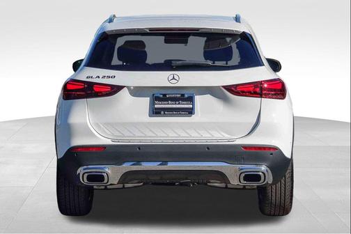 Polar White 2026 Mercedes-Benz GLA 250 4MATIC
