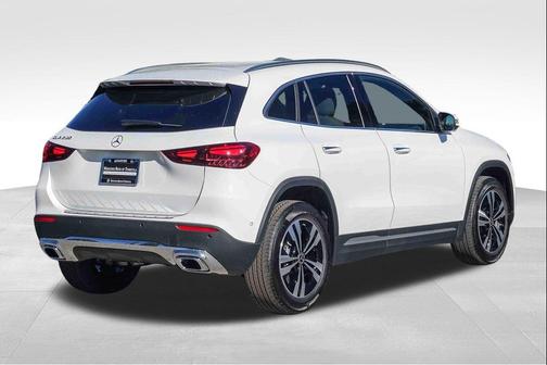 Polar White 2026 Mercedes-Benz GLA 250 4MATIC