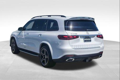 Moonlight White 2026 Mercedes-Benz GLS 450 4MATIC