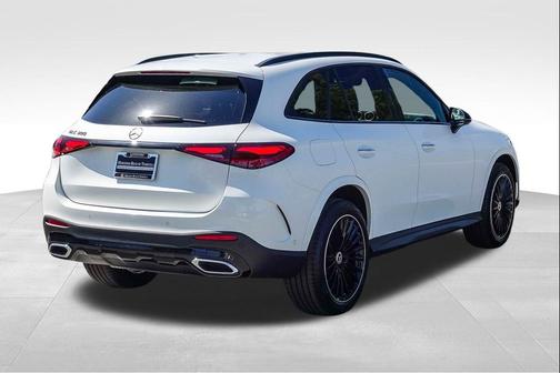 Polar White 2026 Mercedes-Benz GLC 300 Base