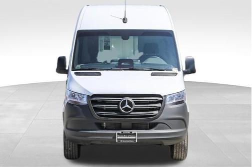 Arctic White 2025 Mercedes-Benz Sprinter 2500 Standard Roof