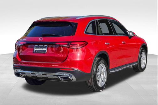 MANUFAKTUR Patagonia Red Metallic 2026 Mercedes-Benz GLC 300 Base