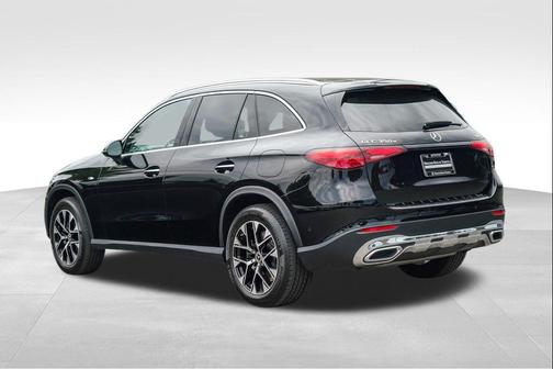 Black 2025 Mercedes-Benz GLC 350e Base