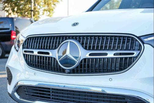Polar White 2027 Mercedes-Benz GLC 300 Base