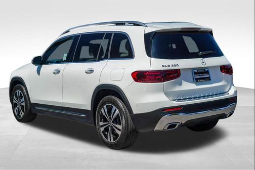 Polar White 2026 Mercedes-Benz GLB 250 Base