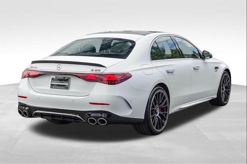 Moonlight 2026 Mercedes-Benz AMG E 53 E 4MATIC+