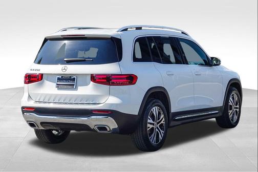 Polar White 2026 Mercedes-Benz GLB 250 Base