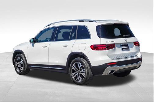 Polar White 2026 Mercedes-Benz GLB 250 Base
