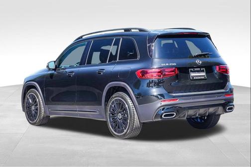 Cosmos Black 2026 Mercedes-Benz GLB 250 Base