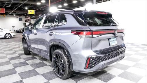 2025 Volkswagen Tiguan 2.0T SE R-Line Black 4MOTION