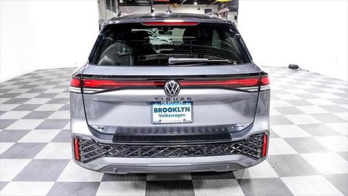2025 Volkswagen Tiguan 2.0T SE R-Line Black 4MOTION