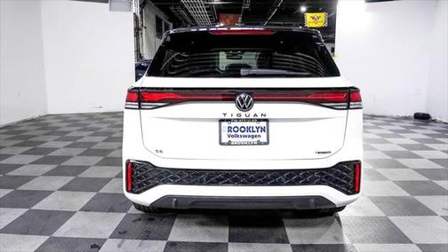 2025 Volkswagen Tiguan 2.0T SE R-Line Black 4MOTION
