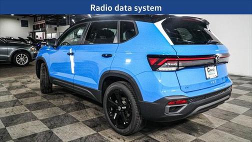 2025 Volkswagen Taos 1.5T SE Black