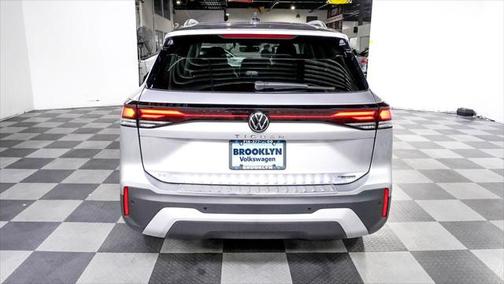 2025 Volkswagen Tiguan 2.0T SE 4MOTION