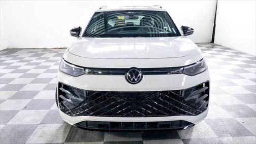 2025 Volkswagen Tiguan 2.0T SE R-Line Black 4MOTION
