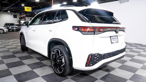 2025 Volkswagen Tiguan 2.0T SEL R-Line 4MOTION