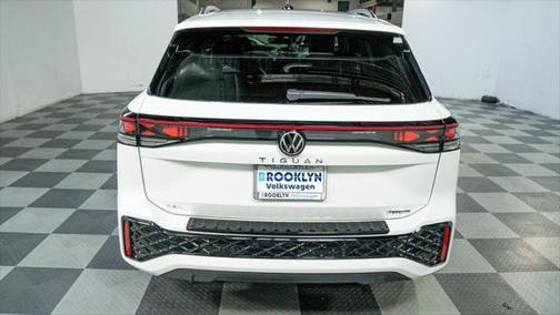 2025 Volkswagen Tiguan 2.0T SEL R-Line 4MOTION