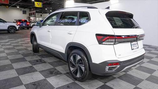 2025 Volkswagen Taos 1.5T SE