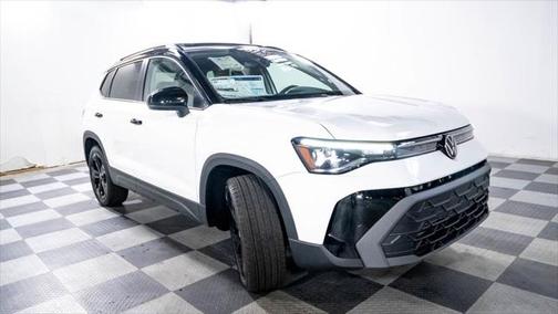 2025 Volkswagen Taos 1.5T SE Black