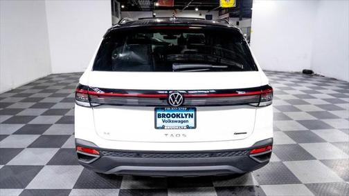 2025 Volkswagen Taos 1.5T SE Black