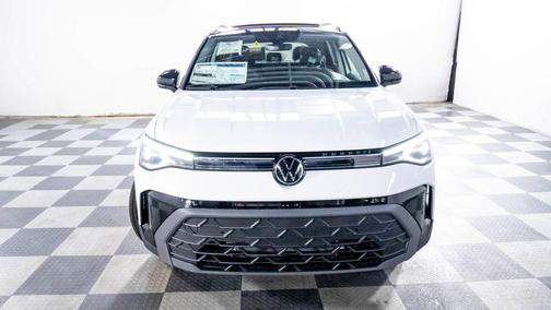 2025 Volkswagen Taos 1.5T SE Black