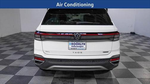 2025 Volkswagen Taos 1.5T SEL