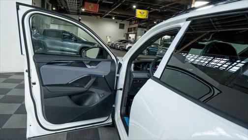 2025 Volkswagen Tiguan 2.0T SE R-Line Black 4MOTION
