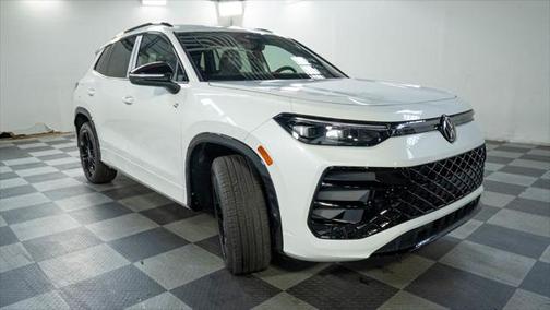 2025 Volkswagen Tiguan 2.0T SE R-Line Black 4MOTION