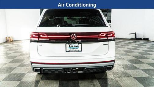 2025 Volkswagen Atlas 2.0T Peak Edition
