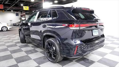 2025 Volkswagen Tiguan 2.0T SE R-Line Black 4MOTION