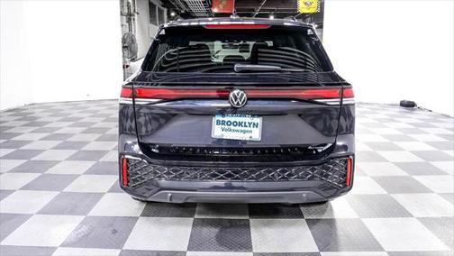 2025 Volkswagen Tiguan 2.0T SE R-Line Black 4MOTION