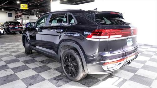 2025 Volkswagen Atlas Cross Sport 2.0T SE w/Technology 4MOTION