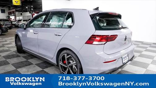 2025 Volkswagen Golf GTI 2.0T SE DSG