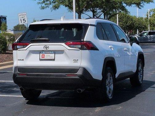 Ice Cap 2025 Toyota RAV4 XLE
