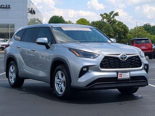 2024 Toyota Highlander LE