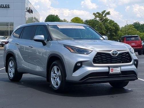 2024 Toyota Highlander LE