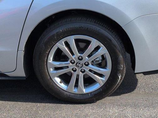 Celestial Silver Metallic 2024 Toyota Sienna Platinum