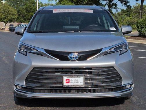 Celestial Silver Metallic 2024 Toyota Sienna Platinum