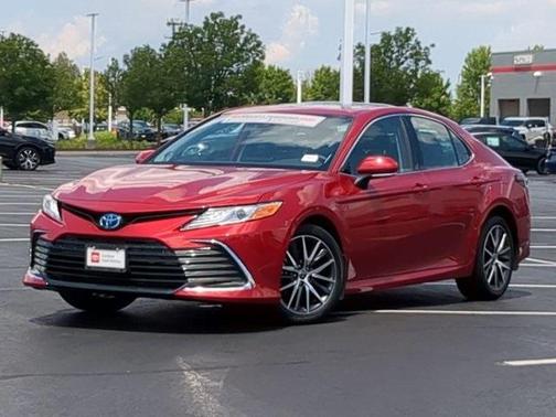 2024 Toyota Camry Hybrid XLE
