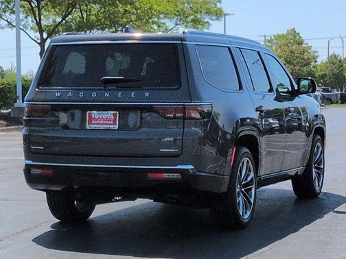 Baltic Gray Metallic Clearcoat 2022 Jeep Wagoneer Series III 4x4