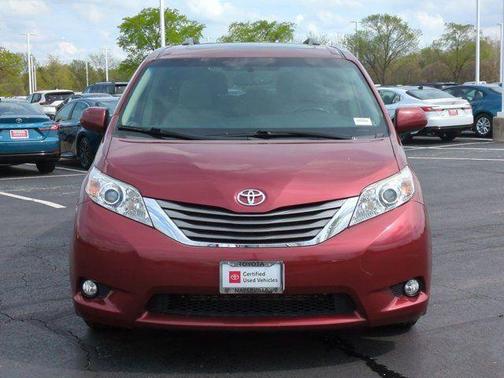 2017 Toyota Sienna XLE