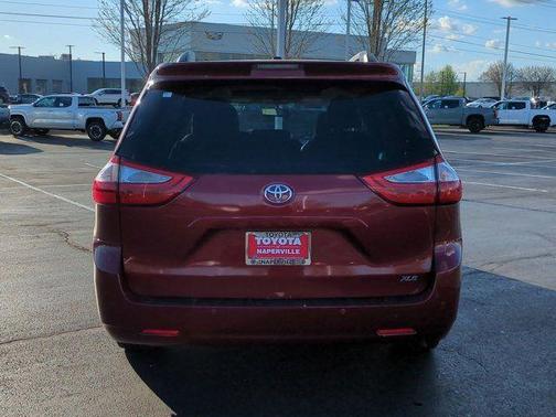 2017 Toyota Sienna XLE