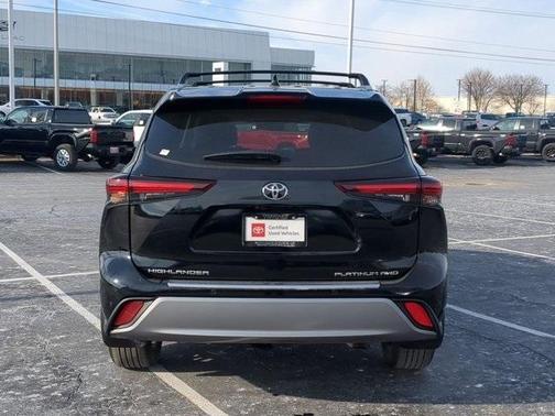 2025 Toyota Highlander Platinum