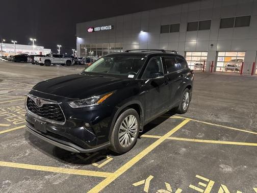 2025 Toyota Highlander Platinum