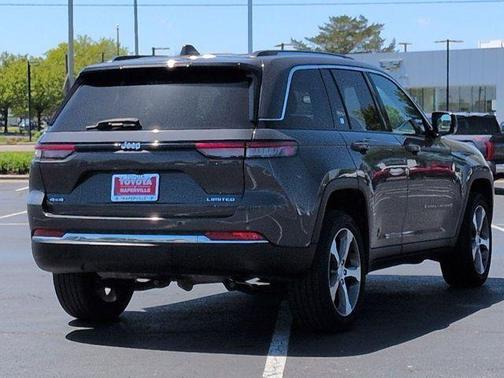 Baltic Gray Metallic Clearcoat 2023 Jeep Grand Cherokee Limited