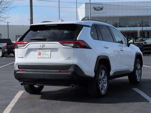 2025 Toyota RAV4 Hybrid SE