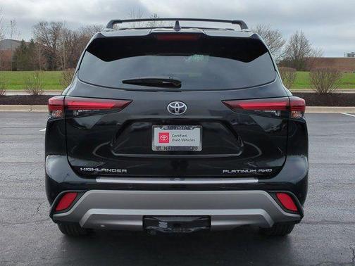 Midnight Black Metallic 2025 Toyota Highlander Platinum